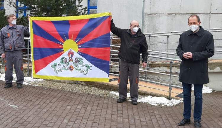 Historicky nejhorší kraj se dnes v jedné věci zlepšil, poprvé v historii vyvěsil tibetskou vlajku