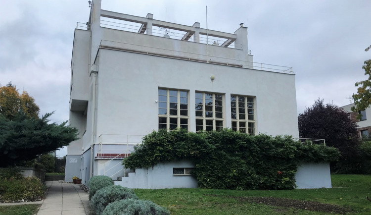 Winternitzova vila a její pohnutý osud. Béžová princezna sloužila jako školka a hrozil jí zánik