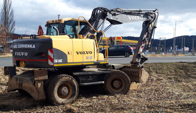 Nebezpečnou průsečnou křižovatku nahradí kruhový objezd, přípravné práce již začaly