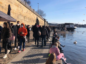 AntiCovid Team pomůže s dodržováním opatření na Pražských náplavkách