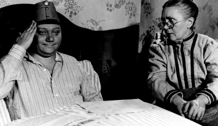 Světoznámý Švejk slaví výročí. „Úřední blb“ začal čelit válečné mašinerii přesně před sto lety