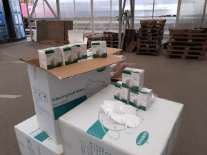 Pražští celníci zabavili neoznačené čínské respirátory za dva miliony korun. Nejspíš budou zlikvidovány