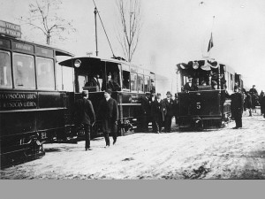Elektrické tramvaje v Praze brázdí Prahu již 125 let. Nejstarší úsek je mezi zastávkami Urxova a Balabenka