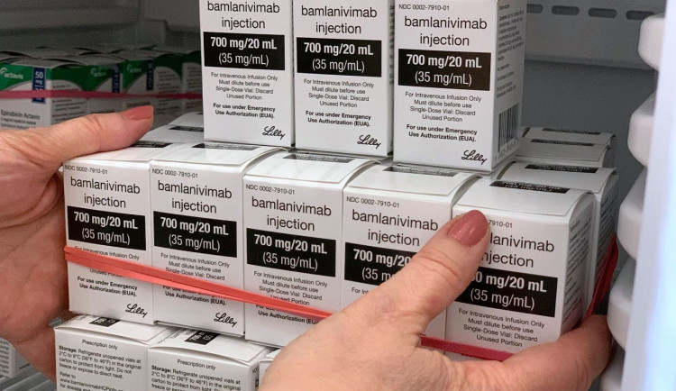 Bamlanivimab dostal v Karlových Varech první pacient