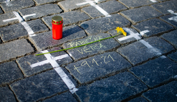 Babička Věra nebo děda František. Křížky na Staromáku dostávají konkrétní jména