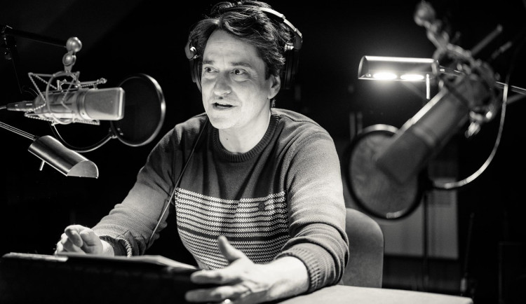 Národní divadlo uvedlo domácí mobilní představení. Diváci si stáhnou nahrávku a zahrají divadlo v obýváku