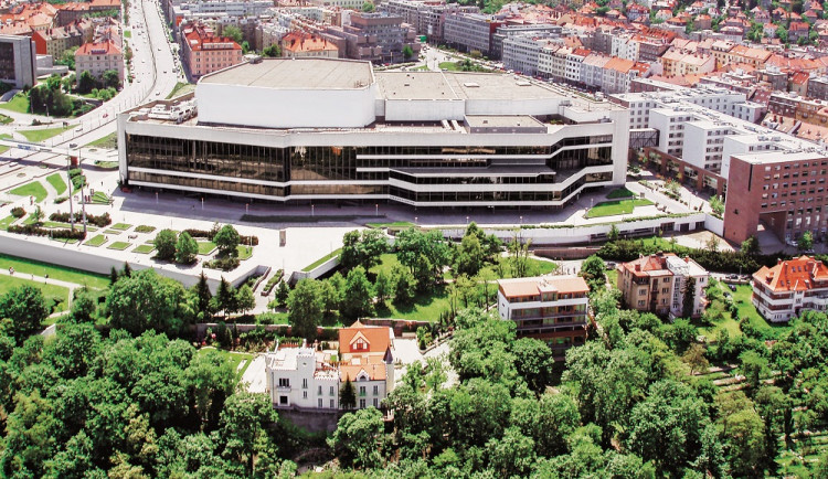 Kongresové centrum se nad Nuselským údolím tyčí již 40 let. Původně bylo určeno pro sjezdy strany