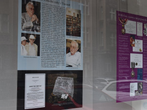 V Galerii Skleňák v Praze 6 je možné zhlédnout výstavu věnovanou Josefu Škvoreckému