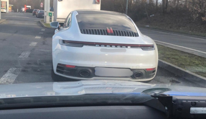 Český řidič se zákazem řízení policistům předložil polské doklady. Chtěl zakrýt svou totožnost