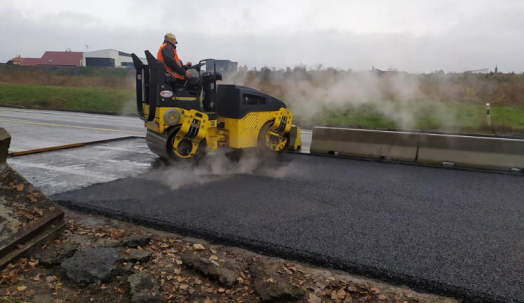 Město letos čeká třináct zásadních oprav komunikací, potřeba je deset milionů korun