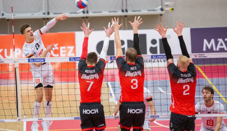 Bez nasazení a agresivity se play-off hrát nedá, říká trenér Novák