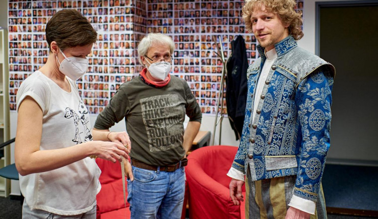 Pohádka Tajemství staré bambitky 2 má být v kinech v prosinci. Pandemie premiéru o rok posunula