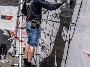 MuralArt vznikl jako vzpomínka na Hanu Hegerovou v pražských Hlubočepích