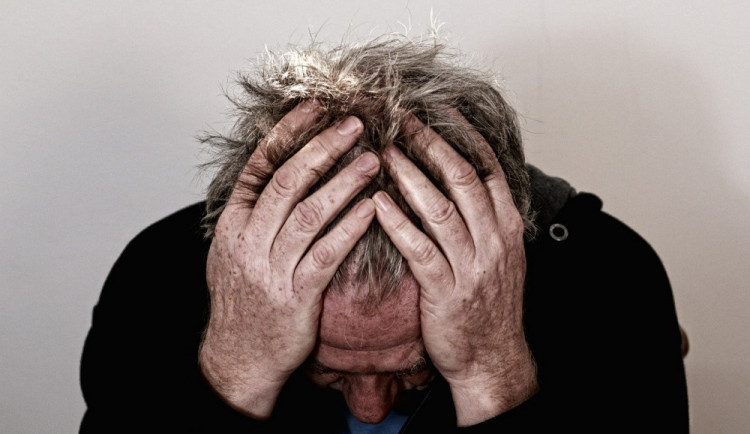 Lidé trpící migrénou a silnou bolestí hlavy se už nebudou muset léčit v Praze nebo Plzni