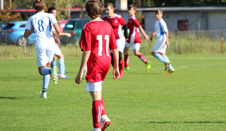 Lidé budou moct od pondělí sportovat venku. Vnitřní sportoviště zůstávají zatím uzavřena