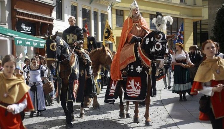Příjezd krále a jeho družiny musel být zrušen, sezona začne bez jeho požehnání