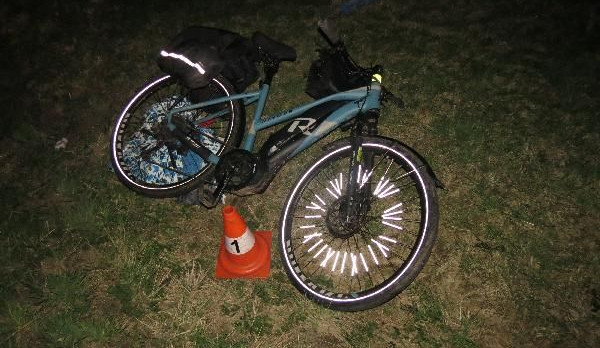 Policisté na Jičínsku řeší vážnou nehodu cyklistky pod vlivem