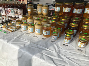 Trhy na Jiřáku jsou zpět. Tlačenice se nekonala, zákazníci dodržují pravidla