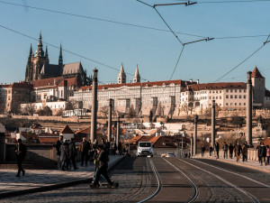 Praha plánuje letos investovat do cyklodopravy stovky milionů. Pod Mánesovým mostem má vzniknout podjezd