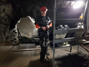 Pražští hasiči cvičili v důlních šachtách orientaci pod vodou