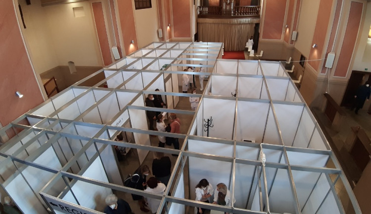 Svatby plánované v klášteře nebudou, sídlí v něm očkovací centrum