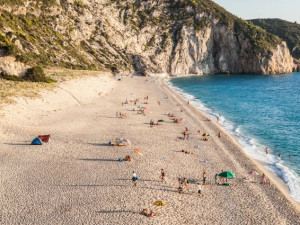 Klidná pláž Milos