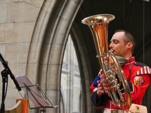 Hudba Hradní stráže obnovuje koncerty z Pražského hradu