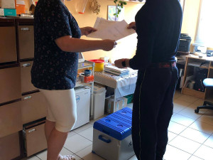 Pražští hasiči rozvezli praktikům již 18 tisíc dávek vakcíny proti koronaviru