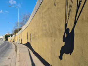 Na zdi v Praze ožívá příběh Anthropoidu. Hotovo bude do konce dubna