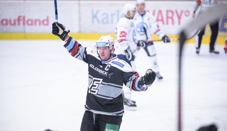 Extraligová legenda ohlásila konec kariéry, klubové tričko ale bude oblékat i nadále