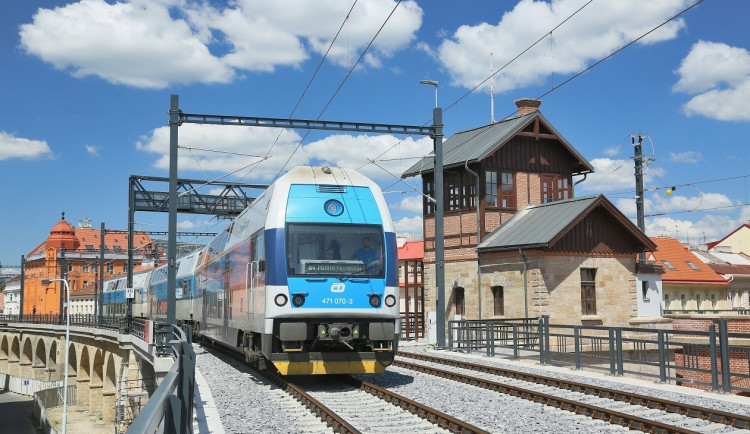 V příměstských vlacích CityElefant v Praze bude nově wi-fi