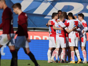 Slavia porazila Spartu jasně 3:0. Ve finále poháru sešívané čeká Plzeň