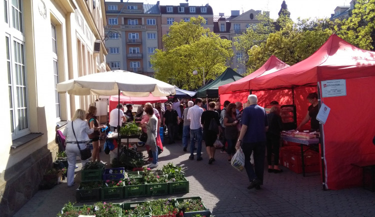 Farmáři opět míří do Karlových Varů