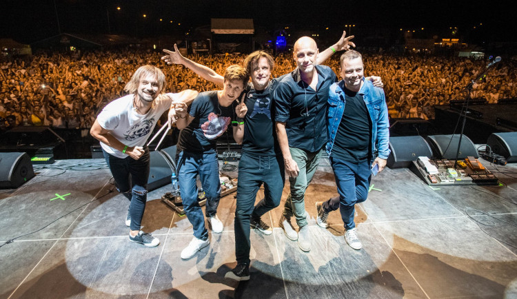 Chinaski, Pavel Šporcl a další zahrají v Praze pro 2500 lidí. Akce bude zdarma