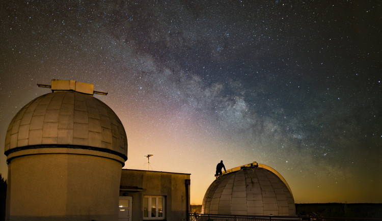 Návštěvníkům se otevírají hvězdárny, jičínská otevře v pondělí, hradecká je v omezeném provozu