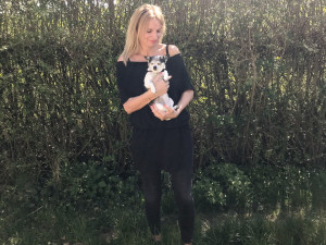 Na stavbu psího útulku ve Velkých Popovicích se přišla podívat Ivana Chýlková, Hana Holišová i David Kraus