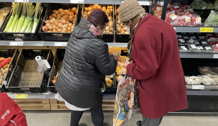 Doma je doma. Nadační fond Agora 7 podporuje nejen seniory