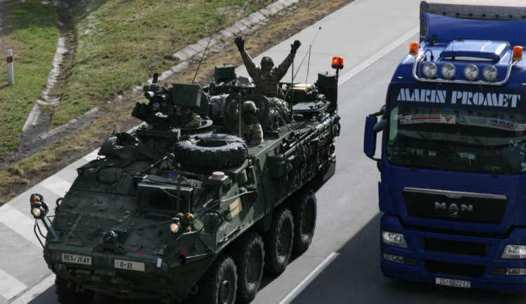 Přes Česko přejedou tři konvoje amerických vojáků, jejich cílem bude cvičení v Maďarsku