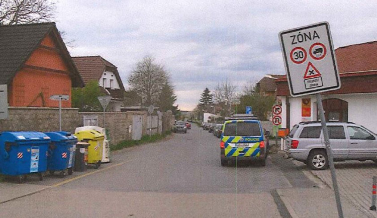 Pražští kriminalisté hledají svědky vážné dopravní nehody z konce dubna. Nebyli jste poblíž?