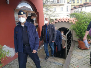 Pražští hasiči asistovali při uzavření protipovodňových vrat Čertovky