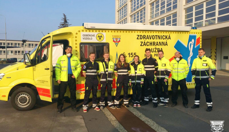 Dnes je Den linky 155. V Česku každou půl minutu vyjede posádka záchranářů