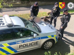 Motorkář ujížděl policii na kradené motorce. Byl na pervitinu a měl zákaz řízení
