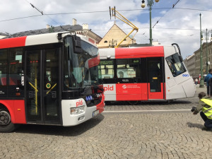 Pražský dopravní podnik představil tramvaj v nových barvách