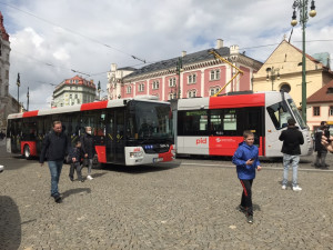 Pražský dopravní podnik představil tramvaj v nových barvách