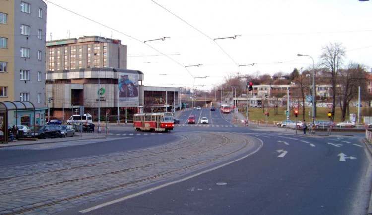 Olšanská ulice na Žižkově se promění. Chodci a cyklisté dostanou více prostoru
