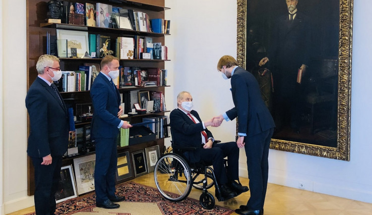 Prezident Zeman jmenoval staronovým ministrem zdravotnictví Vojtěcha