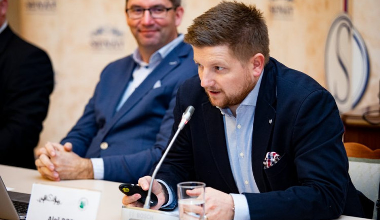 size4-1622021546912-139-proc-se-tak-moc-bojime-digitalizace