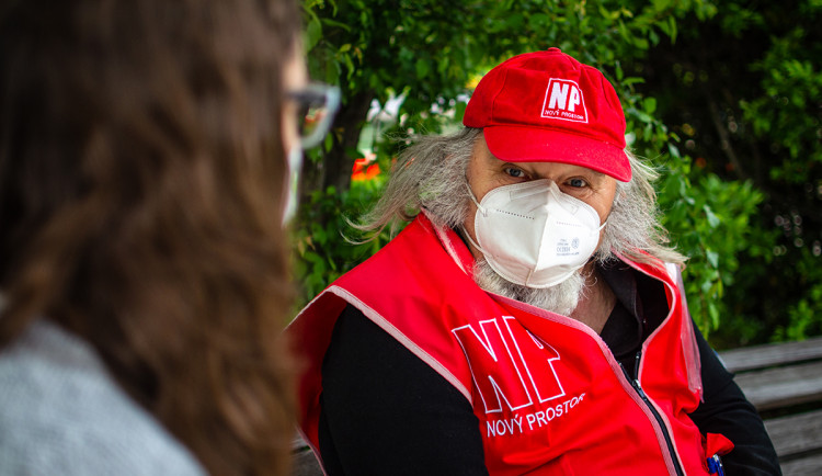 (NE)OBYČEJNÍ: Jsem optimista, takže mě hned tak něco neporazí, říká prodejce Nového Prostoru Bohoušek