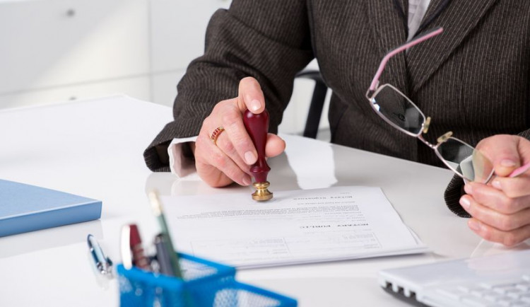 Online kalkulačka Odhad-zdarma.cz nově spočítá i odměnu notáře v dědickém řízení