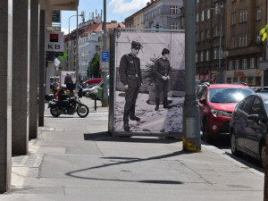 Venkovní výstava v Praze 6 připomíná odchod posledních sovětských vojáků z Československa